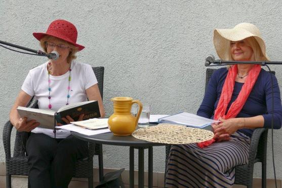 Na Nové terase v Polici nad Metují představuje průřez svou tvorbou výtvarnice Kateřina Černá 