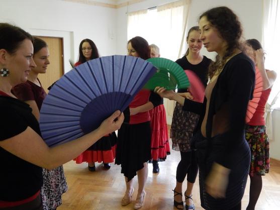Španělský večer taneční skupiny Las Babuchas doplní kurz flamenca pro začátečníky 