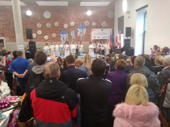 Adventní jarmark v Meziměstí se konal v teple sálu Centra Walzel