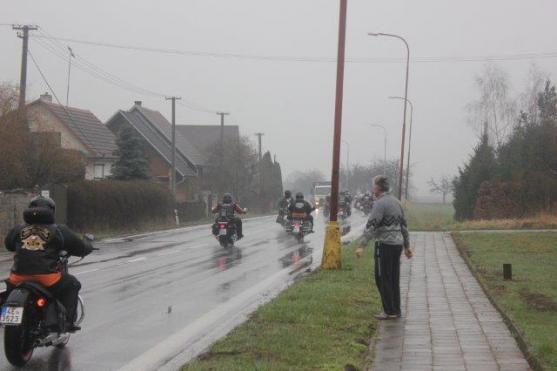 Američané do Náchoda pospíchali. Podél silnic je vítaly davy lidí