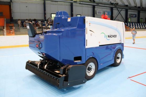 Náchodská sportoviště nabízejí stále lepší podmínky. Přesvědčil se o tom i poslanec a bývalý hokejista Milan Hnilička