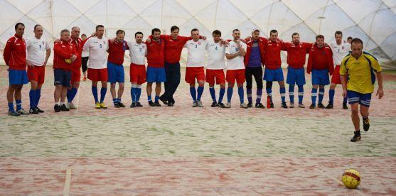 Tým starostů po penaltovém rozstřelu své loňské vítězství v teplickém turnaji neobhájil