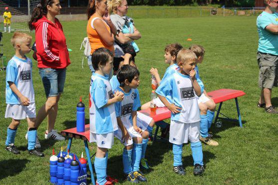 Broumovská fotbalová mladší přípravka hostila na svém hřišti týmy z Jaroměře a Horního Starého Města