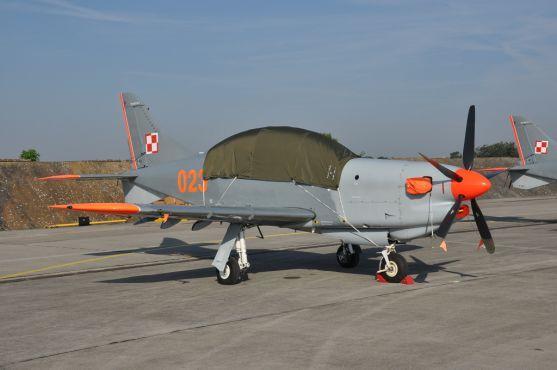 Desítky letounů z 15 zemí světa. To je CIAF 2012