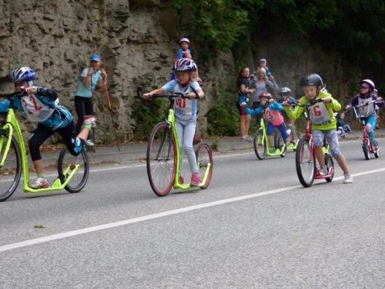 V Petrovických zatáčkách jezdilo vše, co mělo kolečka