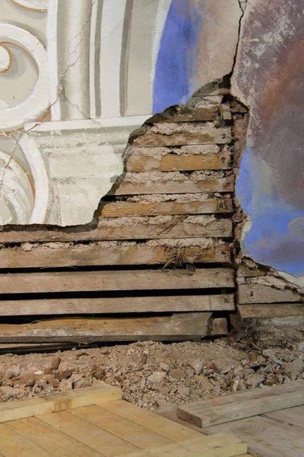 Pomozte se záchranou fresky v kostele v Heřmánkovicích