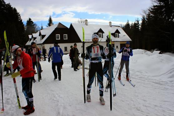 Na Bischofsteinu se jel závod tříčlenných hlídek v běhu na lyžích