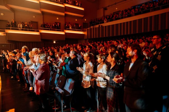 Místo předsevzetí novoroční koncerty s Police Symphony Orchestra