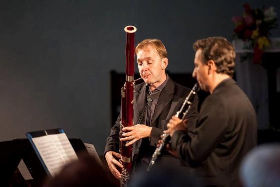 Letní cyklus koncertů Za poklady Broumovska poprvé ve své historii zavítal na PolickoOsmým koncertem v pořadí zavítal festival Za poklady Broumovska poprvé ve své jedenáctileté historii do Police nad Metují, a to z důvodu špatného stavu heřmánkovického a šonovského kostela, kde musely být koncerty pro letošek zrušeny. V polickém kostele Nanebevzetí Panny Marie tak díky tomu mohlo vystoupit Trio Arundo spolu s hráčem na basetový roh Karlem Dohnalem.