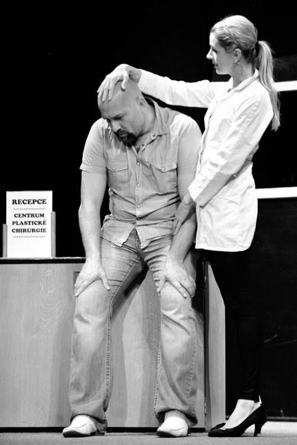 Divadlo Artur pobavilo hrou Tři v háji