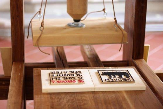 Jarní novinky v broumovském klášteře: knihtisk a historické zážitkové dílny