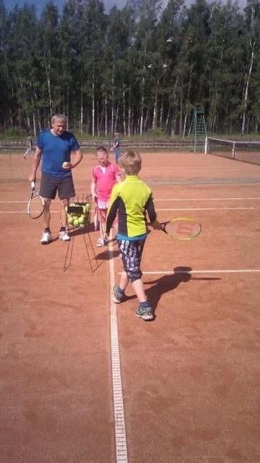 Hitem léta je tenisová školička