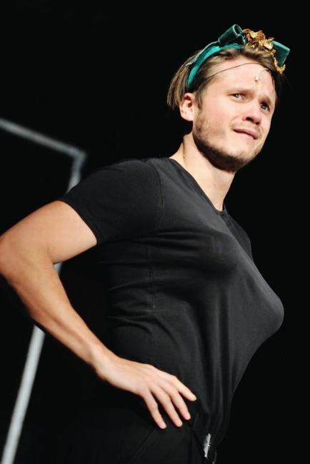 Krasavci Vyhazovači vyprodali broumovské divadlo čtrnáct dní před akcí