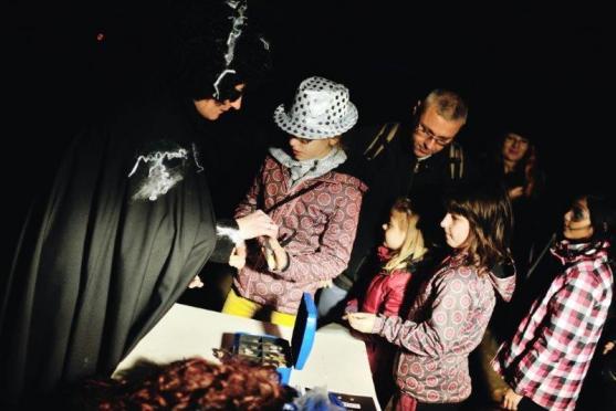 Alejka již popáté patřila čarodějkám, elfkám, smrtkám...