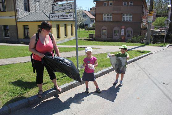 Broumovsko je po víkendovém úklidu o trošku čistější