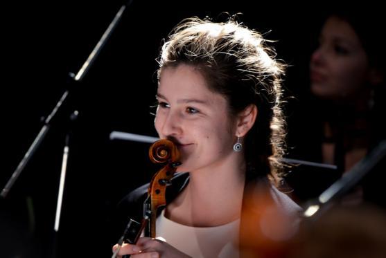 Další Benefiční koncert Police Symphony Orchestra. Po Hvězdě tentokrát v klášterní zahradě 