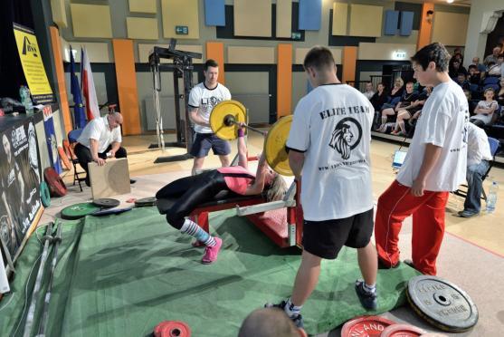 Siláci střední Evropy se v Broumově utkali na Mistrovství ČR v powerliftingu