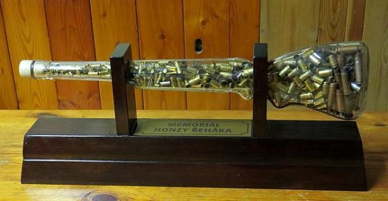 Putovní pohár plný patron si vystřílel Josef Palhoun