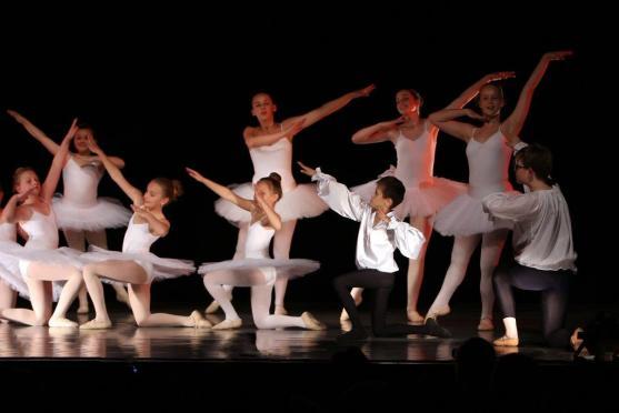 Taneční škola Heleny Pavlenko na Broumovsku úspěšně ukončila dva projekty a zahájila novou sezónu 2017/18