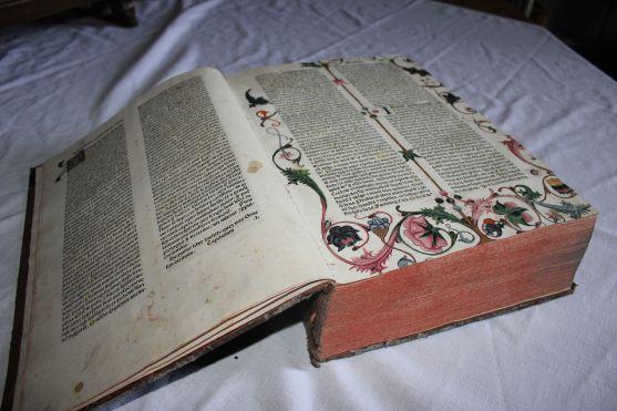 Artefakty, které uvidí prezident v broumovském klášteře