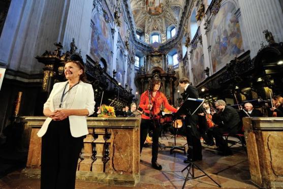 Úvodní koncert festivalu Za poklady Broumovska přilákal 400 posluchačů 