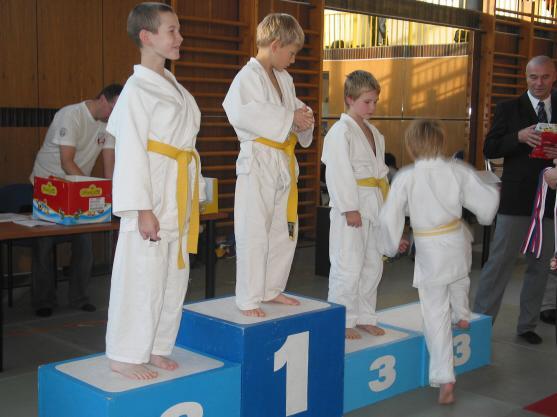 Mladí judisté z Broumova přivezli z hradeckého turnaje Judorej 8 medailí