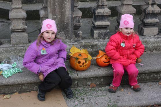 Na broumovském náměstí se dlabaly dýně už po osmé