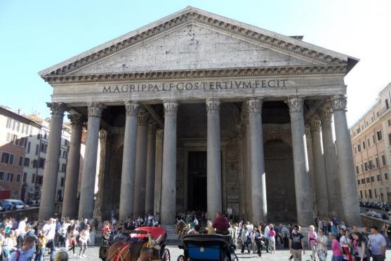 Gymnazisté se toulali Římem 