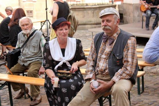 Burčákobraní se vydařilo, přišly stovky lidí… V sobotu bude klášter zvát na Podzimní trh 