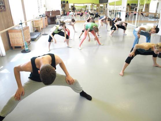 Broumovským baletkám se věnovali lektoři ze Španělska, Ukrajiny a České republiky 