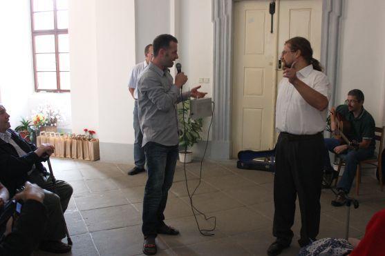 Polickou výstavu 8 & 60 zahájily písně Karla Kryla