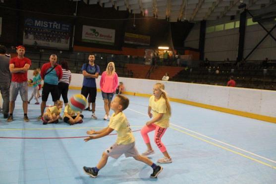 Broumovské volejbalové "barevné" týmy ukončily letošní okresní soutěž