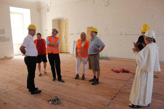 Do Broumova přiletěl opat benediktinského kláštera v německém Scheyernu