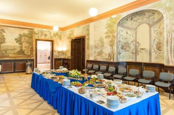 Aukce Dobročinného večera pro Broumovsko vynesla 320 tisíc korun