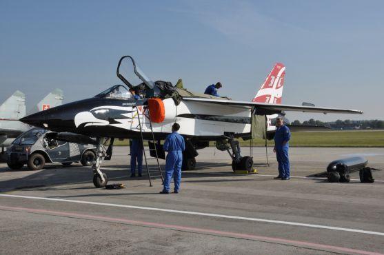 Desítky letounů z 15 zemí světa. To je CIAF 2012