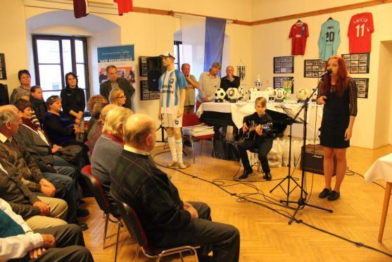 Fotbalová výstava vzbudila emoce, obdarovala mládež a třeba i motivovala