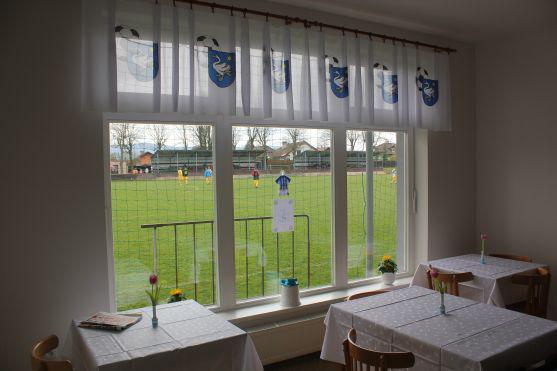 Poslankyně Zdeňka Horníková zahájila fotbalové derby v Broumově