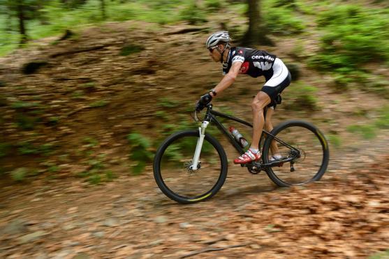 Do cíle cyklistického etapového závodu Specialized MTB Trilogy dorazilo 165 závodníků