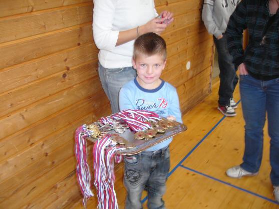 Starší přípravka Slovanu Broumov obsadila druhé místo v halovém fotbalovém turnaji O čertovský pohár