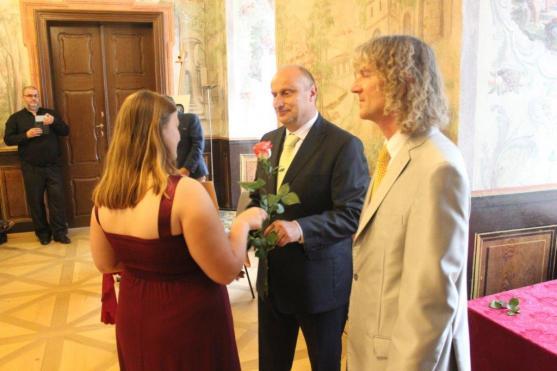 Absolventi Gymnázia Broumov převzali maturitní vysvědčení