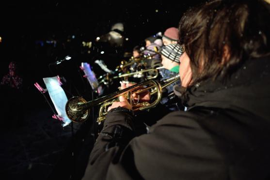 Broumovské náměstí ožilo díky živému betlému