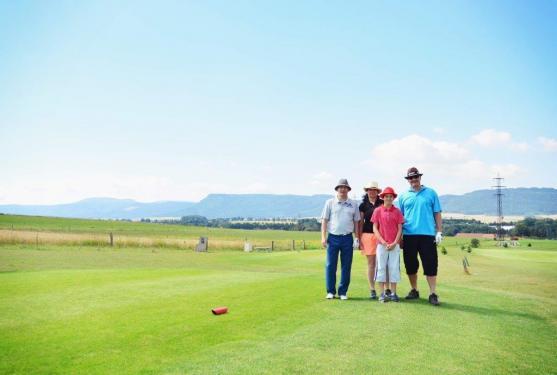 Kloboukový turnaj ovládli manželé Krulichovi a Marcela Růžičková