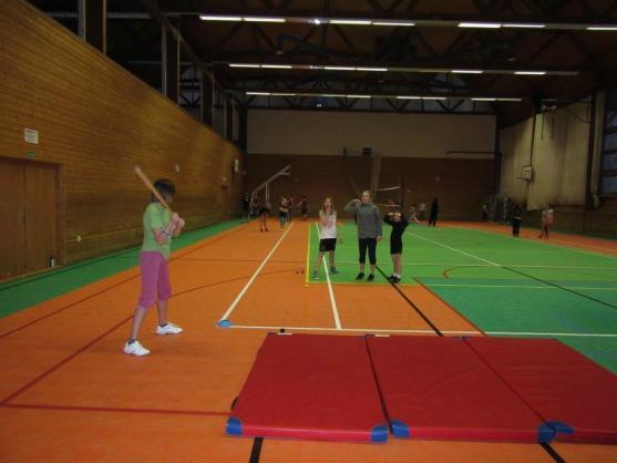 Broumovský volejbal si vychovává mladou generaci. Děti jsou však vedeny ke sportovní všestrannosti