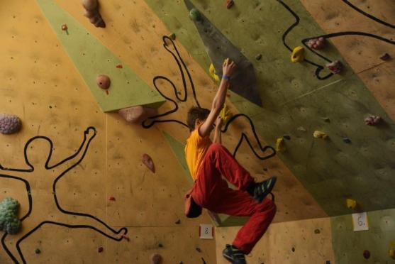 Hronovské Domino v březnu? Horolezecké závody a unikátní turnaj