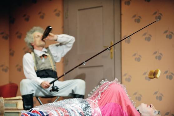 Pavla Tomicová a Jiří Zapletal uvedli v Broumově Podivné odpoledne Dr. Zvonka Burkeho