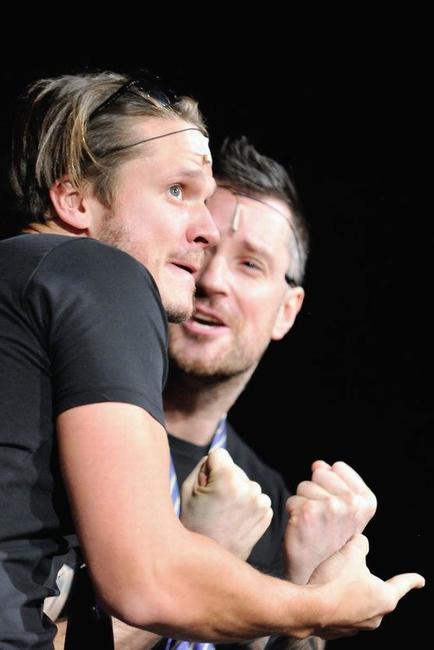 Krasavci Vyhazovači vyprodali broumovské divadlo čtrnáct dní před akcí