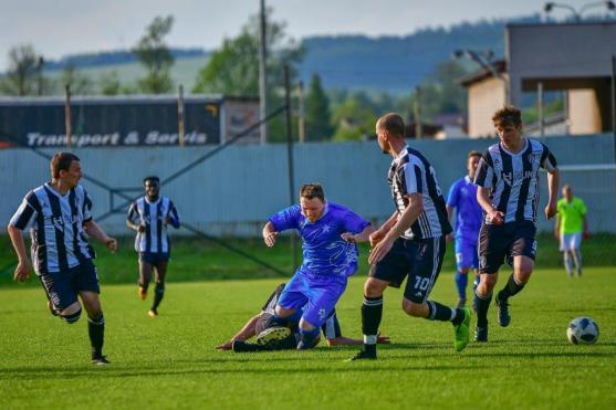 Police vyhrála derby a míří do krajského přeboru 