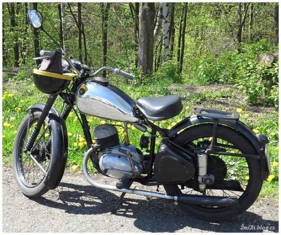 Historická vozidla se zastavila i v Broumově