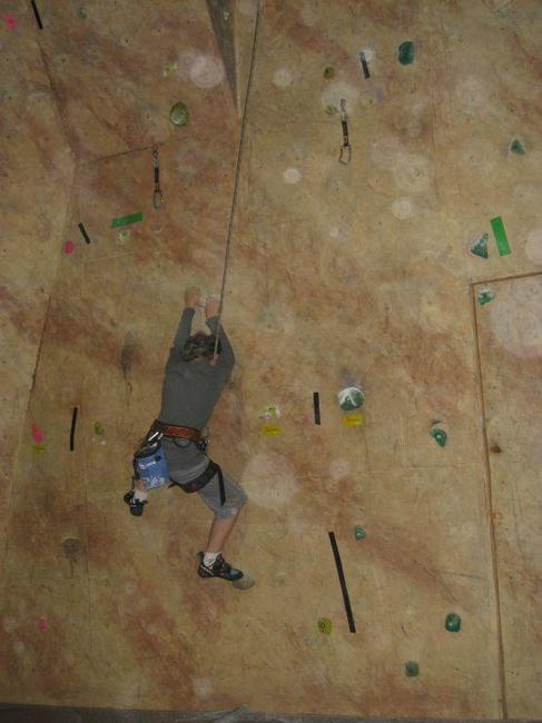 Členové broumovského horolezeckého kroužku poprvé startovali na lezeckých závodech