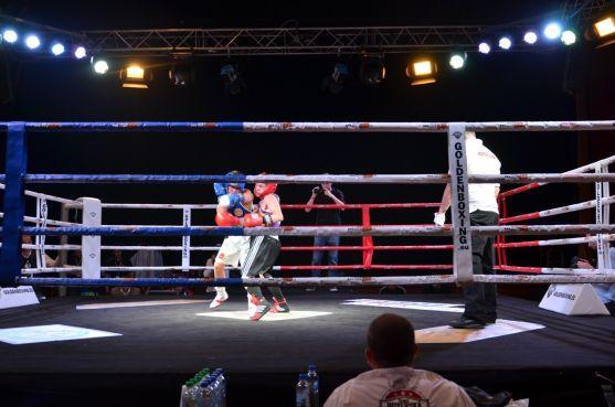Fotogalerie a video z vítězného boxerského utkání Jakuba Šudy v pražském Hotelu Hilton